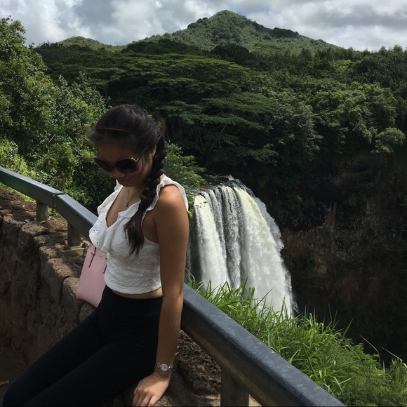 Hollister Tops - Hollister white eyelet ruffle crop top